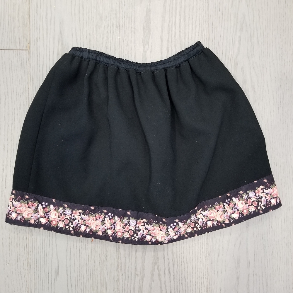 Black floral detail mini skirt